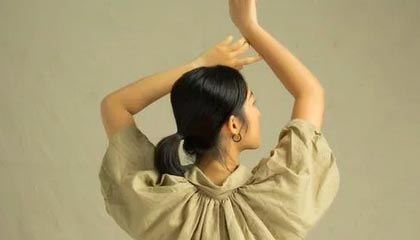 爱游戏-日本体操队在巴黎奥运会表现出色，获得多枚奖牌，日本体操冠军落地