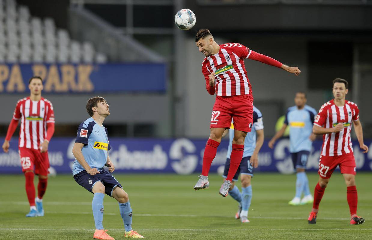 爱游戏体育（AYX）官方APP下载-关于德甲比赛，数据显示球队中场控制率和战术执行力是取胜关键的信息